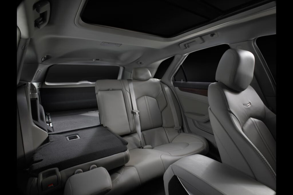 Cadillac CTS - Forrás: https://www.motortrend.com/cars/cadillac/cts/2013/photos