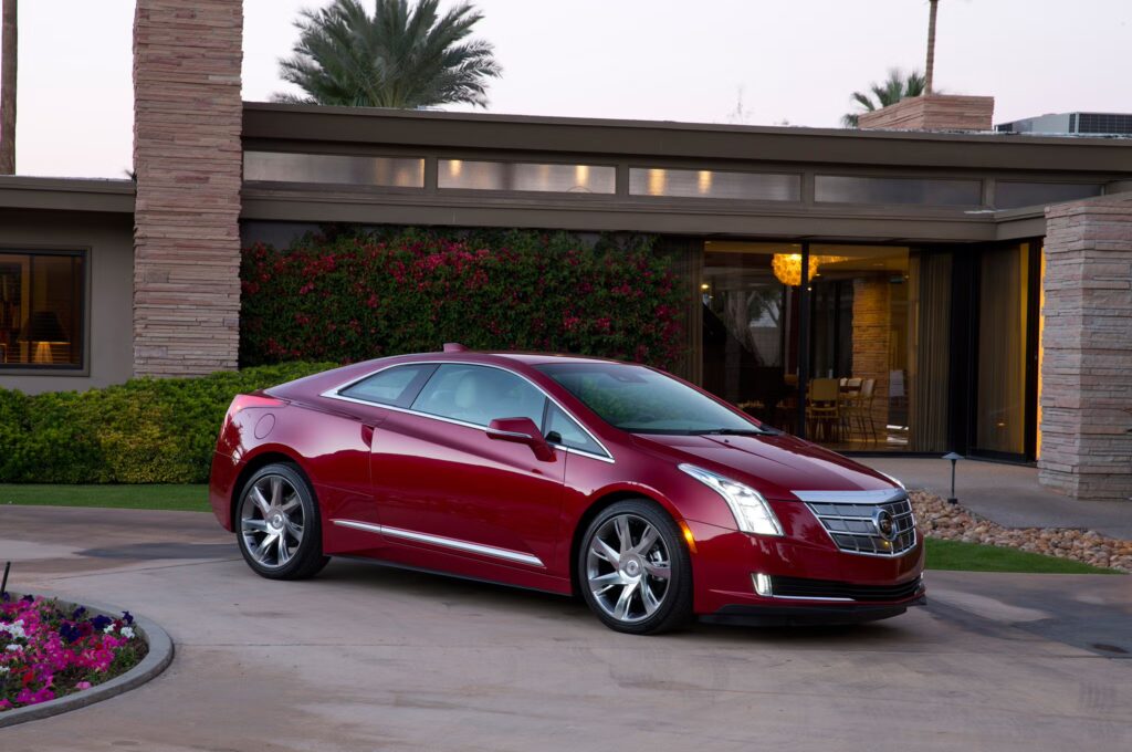 Cadillac ELR 2014 - Forrás: Motortrend - https://www.motortrend.com/reviews/2014-cadillac-elr-first-test/photos