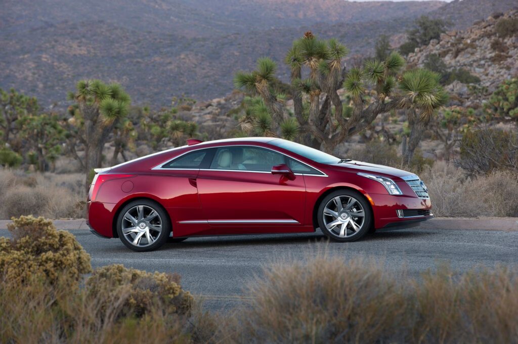Cadillac ELR 2014 - Forrás: Motortrend - https://www.motortrend.com/reviews/2014-cadillac-elr-first-test/photos